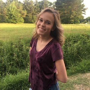 Meet your Posher, Claire